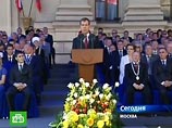 Медведев назвал Москву городом "огромных перспектив", хотя "экономический спад дает о себе знать" Медведев назвал Москву городом "огромных перспектив", хотя "экономический спад дает о себе знать"