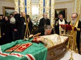 РПЦ призвала не смаковать обстоятельства смерти Алексия II. Кураев: Церкви трудно было признать, что он умер в уборной РПЦ призвала не смаковать обстоятельства смерти Алексия II. Кураев: Церкви трудно было признать, что он умер в уборной