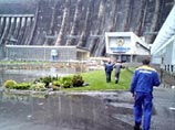Журналиста Афанасьева, писавшего о выживших на СШГЭС, избили неизвестные Журналиста Афанасьева, писавшего о выживших на СШГЭС, избили неизвестные