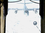 Экипажи отрабатывали навыки ведения полетов над безориентирной местностью и дозаправку топливом в воздухе от танкеров Ил-78