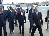 Путин в Туле пострелял из новейшего оружия, раздал награды и рассказал, как подстрелил сазана Путин в Туле пострелял из новейшего оружия, раздал награды и рассказал, как подстрелил сазана