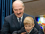 В Литву белорусский президент берет своего пятилетнего внебрачного сына Николая, которого, по его словам, он готовит себе в преемники