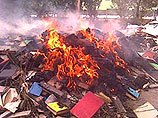 В Югоосетинском государственном университете не сжигали библиотечных книг, как о том сообщили в среду очевидцы, подтвердив свои слова фотографиями