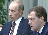 Медведев и Путин поделили форумы: президент солировал в Петербурге, премьер едет в Сочи 