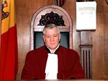 Судья КС Молдавии безуспешно пытается избавиться от часов, которые подарил ему экс-президент Воронин