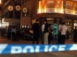 В центре Пекина маньяк зарезал двух охранников, 12 человек пострадали В центре Пекина маньяк зарезал двух охранников, 12 человек пострадали