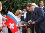 Супруги Медведевы подарили "медвежьему городу" Берну двух медвежат Супруги Медведевы подарили "медвежьему городу" Берну двух медвежат