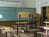 Онищенко закрыл на карантин первую в России школу: там подозрение на свиной грипп у 17-ти третьеклассников