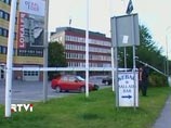 Преступники проникли в здание с деньгами в 5:19 утра в среду, когда на здание хранилища ценных бумаг приземлился белый вертолет марки Bell2006Jet Ranger. Из него моментально выскочили трое или четверо людей в масках, вооруженных автоматами Преступники проникли в здание с деньгами в 5:19 утра в среду, когда на здание хранилища ценных бумаг приземлился белый вертолет марки Bell2006Jet Ranger. Из него моментально выскочили трое или четверо людей в масках, вооруженных автоматами