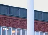 С помощью взрывчатки взломали сейфы с деньгами, а затем подняли свою добычу с помощью веревок на крышу. При этом никто из сотрудников G4S не пострадал, хотя свидетелями налета стал 21 человек С помощью взрывчатки взломали сейфы с деньгами, а затем подняли свою добычу с помощью веревок на крышу. При этом никто из сотрудников G4S не пострадал, хотя свидетелями налета стал 21 человек