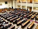 Грузинский парламент согласился с Саакашвили и отправился заседать в Кутаиси Грузинский парламент согласился с Саакашвили и отправился заседать в Кутаиси