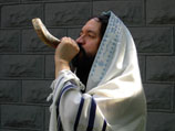Иудеи совершают пост Йом Кипур