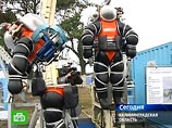 На площадке также были представлены мобильный комплекс жестких водолазных скафандров ХС-1200, которые позволяют пилоту опускаться на глубину до 365 метров На площадке также были представлены мобильный комплекс жестких водолазных скафандров ХС-1200, которые позволяют пилоту опускаться на глубину до 365 метров