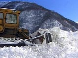В Грузии и Осетии снегопады, на Транскаме сошли три лавины, заблокированы 40 машин