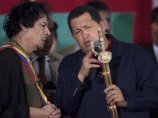 Чавес наградил Каддафи орденом и подарил шпагу, инкрустированную тремя тысячами драгоценных камней