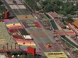 На центральной площади китайской столицы в четверг утром появились танки: генеральный секретарь ЦК Компартии Китая, председатель страны и председатель Центрального военного совета Ху Цзиньтао принимает парад в честь 60-летия КНР