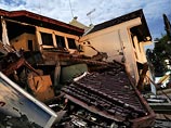 Между тем число погибших в результате землетрясения на индонезийском острове Суматра идет, возможно, на тысячи. Спасатели добираются от отдаленных районов и взорам их предстают ужасающие картины