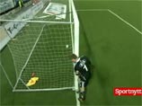 Вратарь "Гетеборга" двигал свои ворота во время матча чемпионата Швеции (ВИДЕО) Вратарь "Гетеборга" двигал свои ворота во время матча чемпионата Швеции (ВИДЕО)