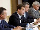 Медведев внес изменения в закон о бюджете, увеличив расходы