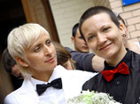Пара московских лесбиянок не смогла через суд добиться права на регистрацию своего брака в России