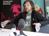 Режиссер Эмир Кустурица готов запустить ботинком в Клинтона Режиссер Эмир Кустурица готов запустить ботинком в Клинтона