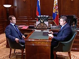 Президент Дмитрий Медведев поручил министру обороны Анатолию Сердюкову за месяц подготовить предложения по созданию "центра подготовки специалистов информационного противоборства" Президент Дмитрий Медведев поручил министру обороны Анатолию Сердюкову за месяц подготовить предложения по созданию "центра подготовки специалистов информационного противоборства"