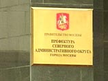 Слепой депутат возложил траурный венок к кабинету Олега Митволя Слепой депутат возложил траурный венок к кабинету Олега Митволя