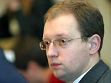 В Яценюка в Ужгороде запустили яйцами. В ответ он пообещал "взяться за яйца" провокаторов В Яценюка в Ужгороде запустили яйцами. В ответ он пообещал "взяться за яйца" провокаторов