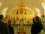 Премьер-министр РФ Владимир Путин, прибывший с визитом в КНР, свое пребывание в пекинской столице начал с посещения Успенского храма, недавно восстановленного на территории российского посольства Премьер-министр РФ Владимир Путин, прибывший с визитом в КНР, свое пребывание в пекинской столице начал с посещения Успенского храма, недавно восстановленного на территории российского посольства