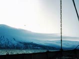 До совершения этой инспекционной поездки он побывал на мысе Носаппу на северо-востоке самого северного японского острова Хоккайдо и оттуда обозрел близлежащие российские острова До совершения этой инспекционной поездки он побывал на мысе Носаппу на северо-востоке самого северного японского острова Хоккайдо и оттуда обозрел близлежащие российские острова