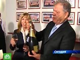 Президент Сербии может быть оштрафован за распитие шампанского на стадионе