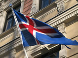 Исландия, чтобы расплатиться с  Великобританией и Голландией, займет у них