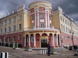 Генерал-майор милиции Виктор Сюсюра и его заместитель Андрей Шурупов были задержаны по подозрению в причастности к контрабанде, но в чем именно их обвиняют, МВД и СКП пока не говорят Генерал-майор милиции Виктор Сюсюра и его заместитель Андрей Шурупов были задержаны по подозрению в причастности к контрабанде, но в чем именно их обвиняют, МВД и СКП пока не говорят