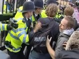 Итог потасовки британских антифашистов с полицией у здания BBC: шесть задержанных, трое пострадавших