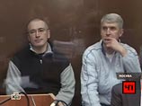Согласно октябрьским данным, количество тех, кто не понимает, в чем заключаются обвинения, предъявляемые Ходорковскому и второму фигуранту дела - Платону Лебедеву, составляет уже треть опрошенных