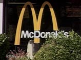 В Исландии работают три закусочных McDonald's - но с полуночи 31 октября они больше не будут иметь отношения к гиганту фаст-фуда, - онпокидает страну