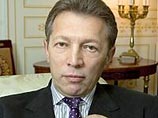 Кроме того, он заявил, что получивший по этому делу шесть лет тюрьмы российско-израильский миллиардер Аркадий Гайдамак был агентом французской контрразведки Кроме того, он заявил, что получивший по этому делу шесть лет тюрьмы российско-израильский миллиардер Аркадий Гайдамак был агентом французской контрразведки