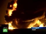 В западном индийском округе Раджастан в пятницук горит нефтяной склад