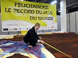 Французы приготовили самый большой в мире торт тирамису весом более тонны