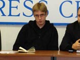 Органы интересуются лидером "Русского образа", куда якобы входили Тихонов и Хасис. А их адвокат объяснил, зачем убили Маркелова и Бабурову Органы интересуются лидером "Русского образа", куда якобы входили Тихонов и Хасис. А их адвокат объяснил, зачем убили Маркелова и Бабурову