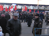 Коммунисты празднуют 7 ноября. Центр Москвы перекрыт Коммунисты празднуют 7 ноября. Центр Москвы перекрыт