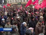 Коммунисты отметили свой праздник на Театральной площади. Зюганов вновь ругал власть Коммунисты отметили свой праздник на Театральной площади. Зюганов вновь ругал власть