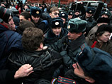 В Москве после митинга КПРФ задержаны около 20 активистов "Левого фронта"