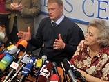 С опоздания на час началась намеченная на 15:00 пресс-конференция майора Алексея Дымовского, выступающего с критикой в адрес своих новороссийских коллег С опоздания на час началась намеченная на 15:00 пресс-конференция майора Алексея Дымовского, выступающего с критикой в адрес своих новороссийских коллег