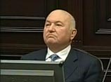 Мэр Москвы Юрий Лужков запретил взимать городские надбавки к пенсии с работающих пенсионеров