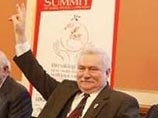 Лех Валенса травмирован на праздновании годовщины разрушения Берлинской стены Лех Валенса травмирован на праздновании годовщины разрушения Берлинской стены