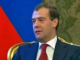 Медведев напомнил, что лидеры провели продуктивные переговоры во время визита председателя КНР в Москву летом этого года, встречались во время сессии Генассамблеи ООН, где договорились о программе сотрудничества между регионами 