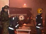 В Петербурге загорелся завод пластмассы, огонь тушили больше 100 человек