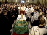 C вечера воскресения, 15 ноября, тело Патриарха Павла находится в храме святого Архангела Михаила в Белграде. Тысячи людей пришли, чтобы проститься с предстоятелем Сербской церкви