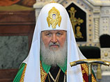 Патриарх призвал стоящих у гроба священника Даниила Сысоева к проповеди